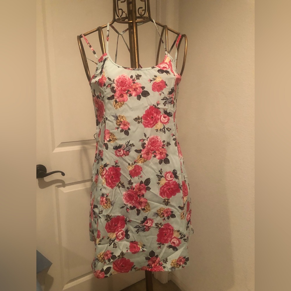 Floral dress, beachy style (s)